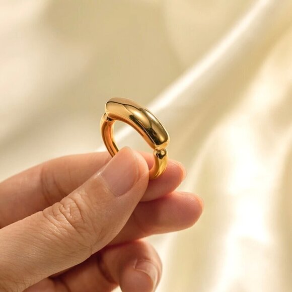 NWT 18K Gold Plated Minimalist Statement Chunky Ring Sz. 7 - Picture 10 of 16